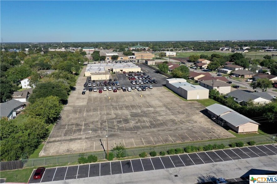 More Photos Of 1905 Leary Ln, Victoria Office For Sale