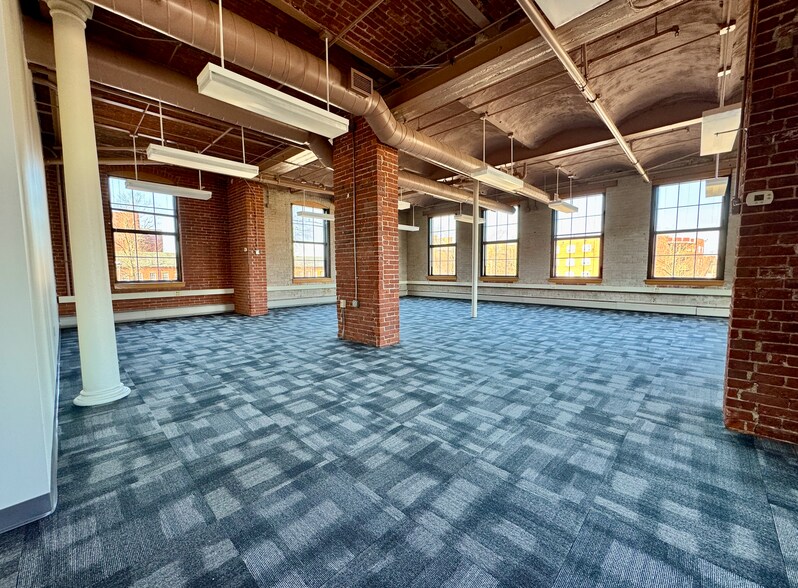 More Photos Of 1 Federal St, Springfield Flex For Lease