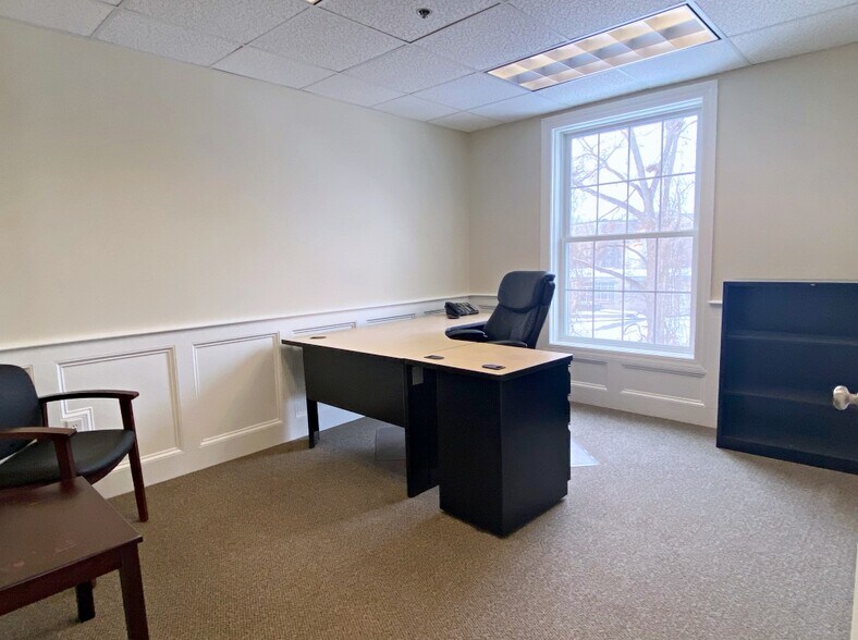 More Photos Of 8 Cedar St, Woburn Medical For Lease