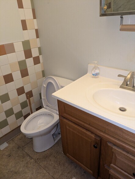 More Photos Of 546 Hoyt St, Painesville Warehouse For Sale