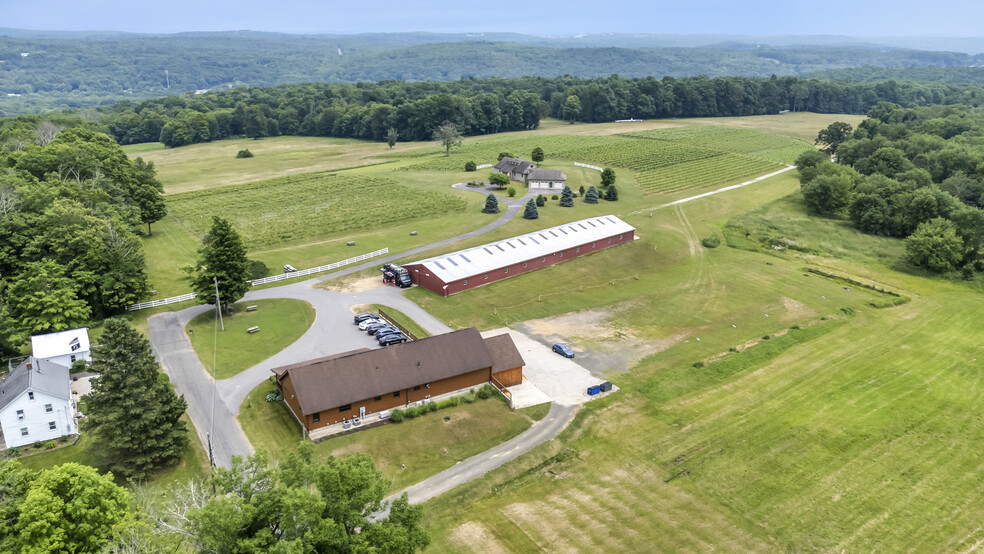 Primary Photo Of 454 Cassidy Hill Rd, Coventry Winery Vineyard For Sale