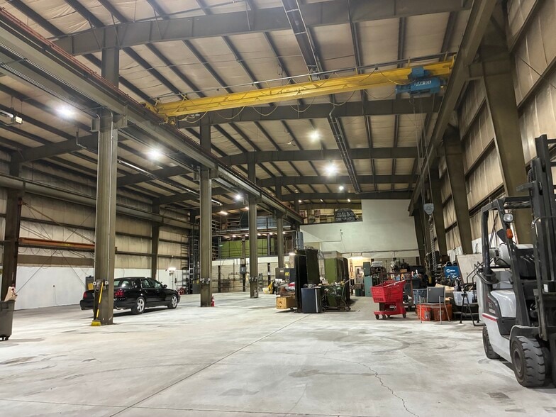 More Photos Of 185 Lafayette Rd, North Hampton Warehouse For Lease