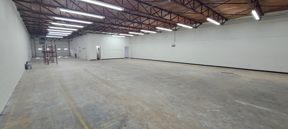 More Photos Of 9822 Monroe Dr, Dallas Manufacturing For Sale