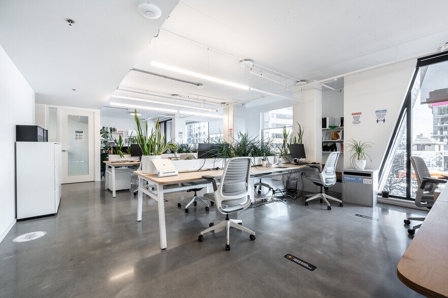 More Photos Of 1195 Rue Wellington, Montréal Office For Sale
