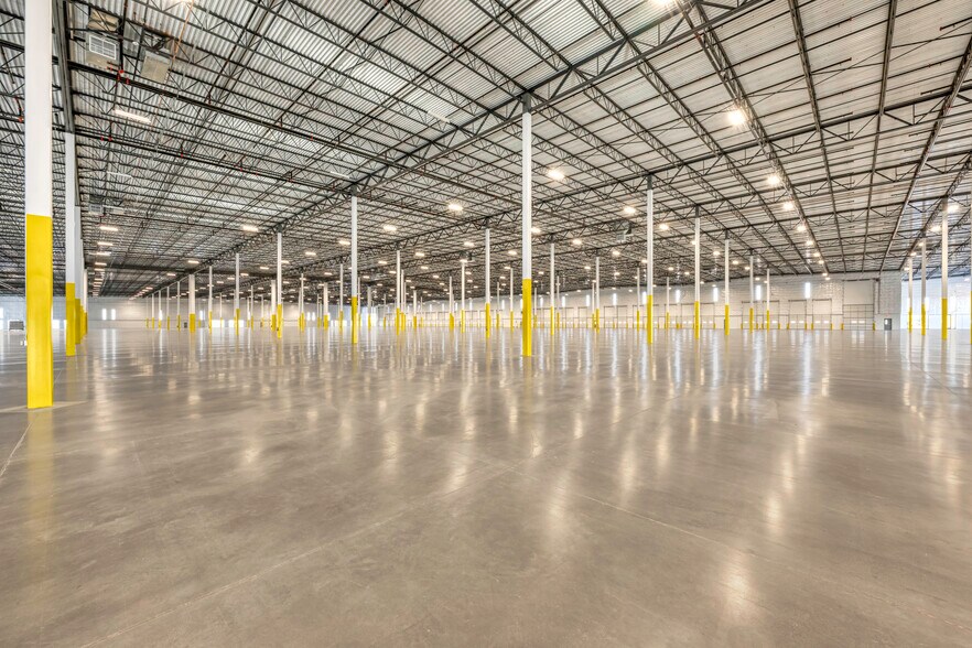 More Photos Of NWC INDIAN SCHOOL ROAD & LOOP 101, Phoenix Unknown For Lease