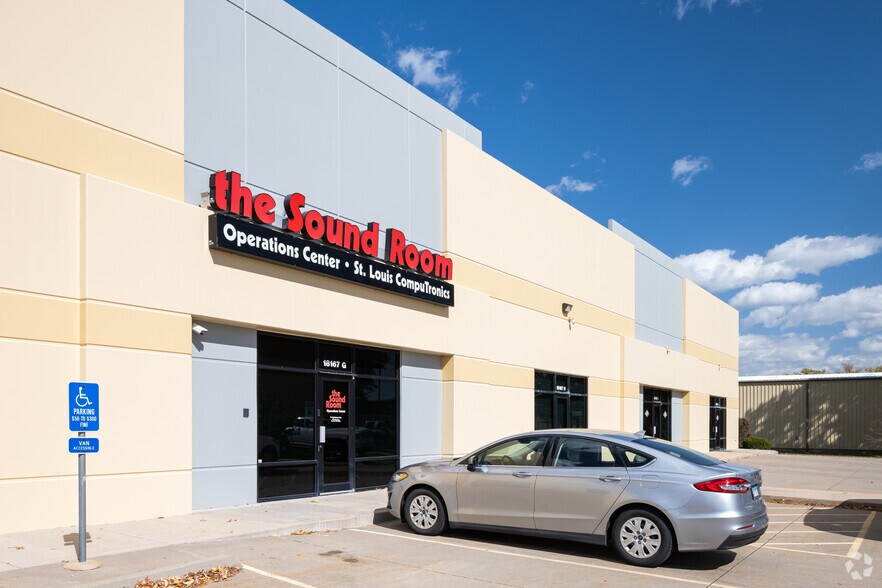 More Photos Of 18167 Edison Ave, Chesterfield Unknown For Lease