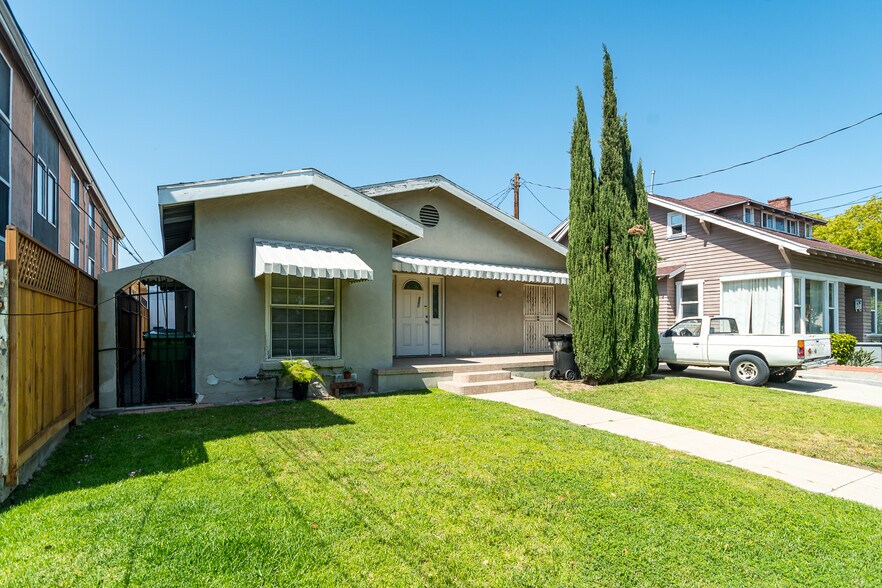 More Photos Of 529 Raleigh St, Glendale Apartments For Sale