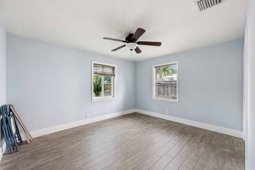 More Photos Of 112 Milton St, Lantana Apartments For Sale