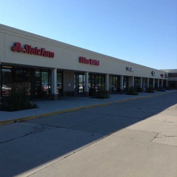 More Photos Of 1201-1311 4th St SW, Waverly Unknown For Lease