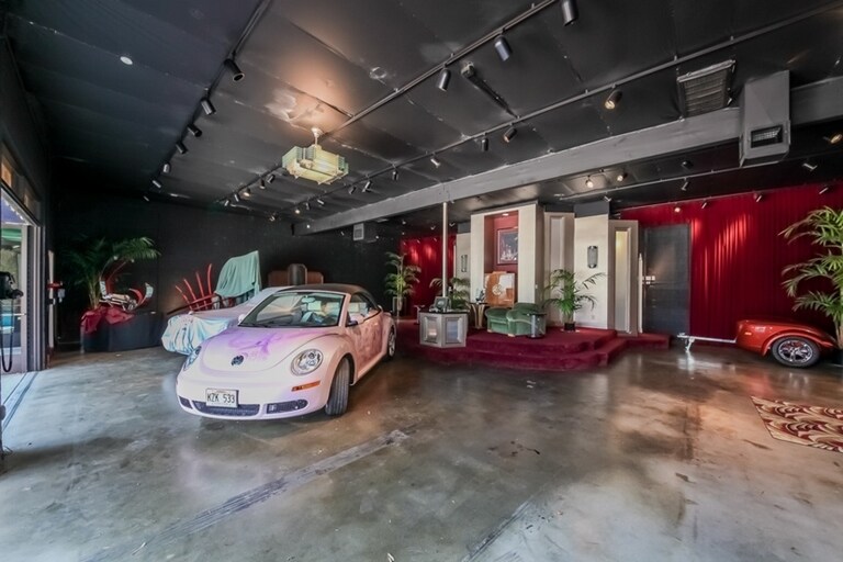 More Photos Of 611 S Glenwood Pl, Burbank Showroom For Sale