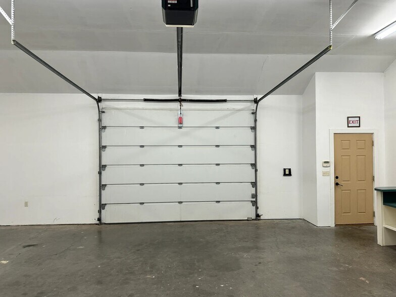 More Photos Of 441 Lone Star Dr, Abilene Office For Sale