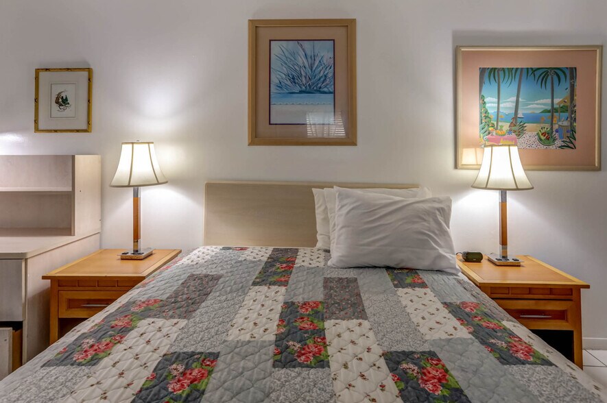 More Photos Of 1770 Plunkett St, Hollywood Hospitality For Sale