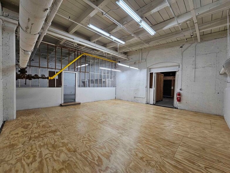 More Photos Of 100 Business St, Hyde Park Unknown For Lease