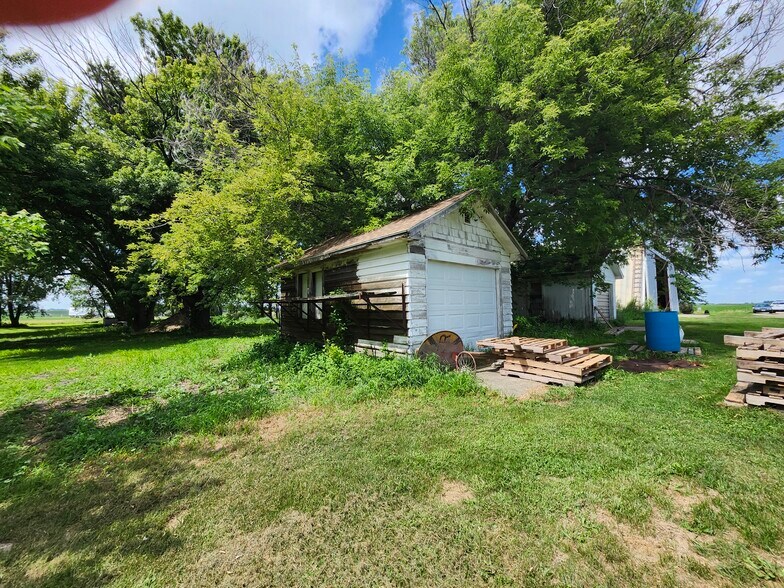 More Photos Of 17069 400th St, Leland Contractor Storage Yard For Sale