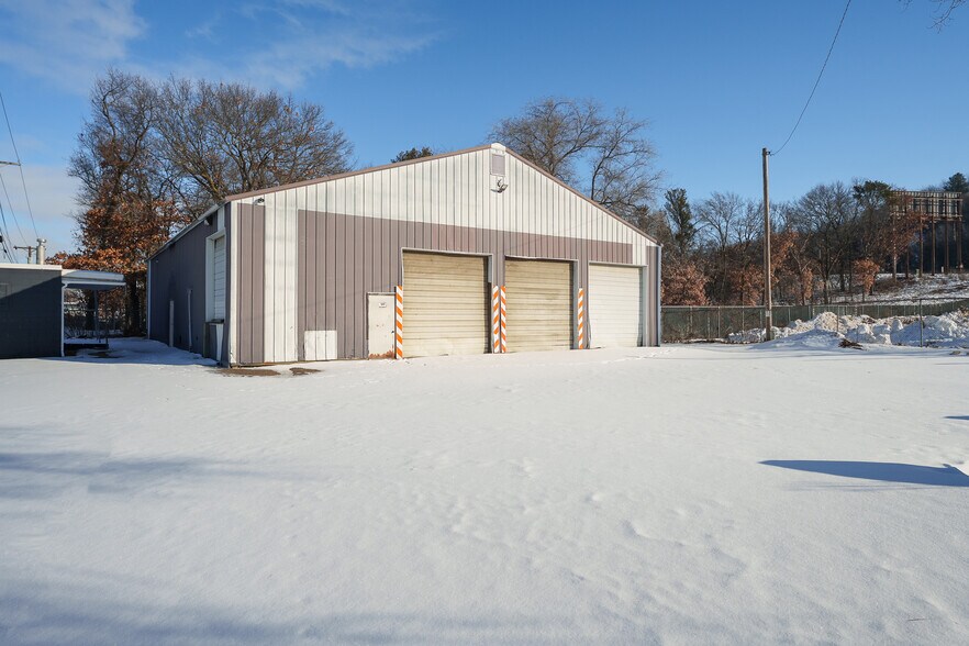 More Photos Of 1703 Western Ave, Eau Claire Industrial For Sale