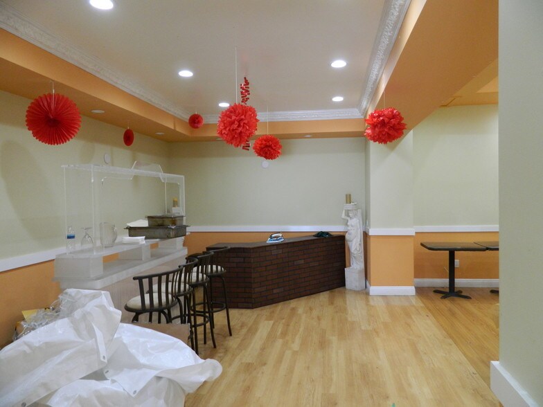 More Photos Of 6915 Foothill Blvd, Tujunga Restaurant For Lease