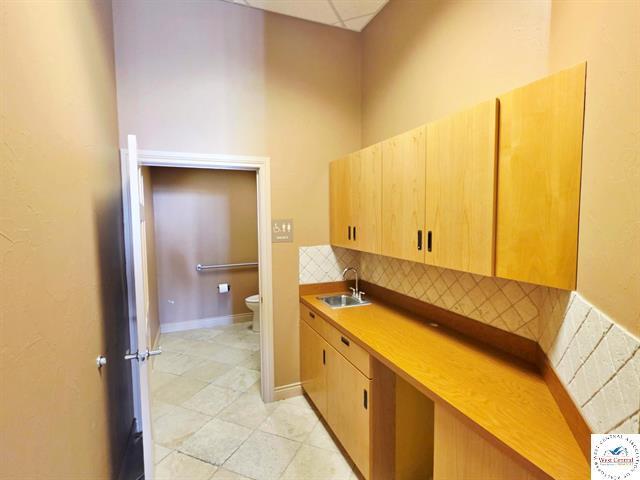 More Photos Of 770 Winchester Dr, Sedalia General Retail For Sale