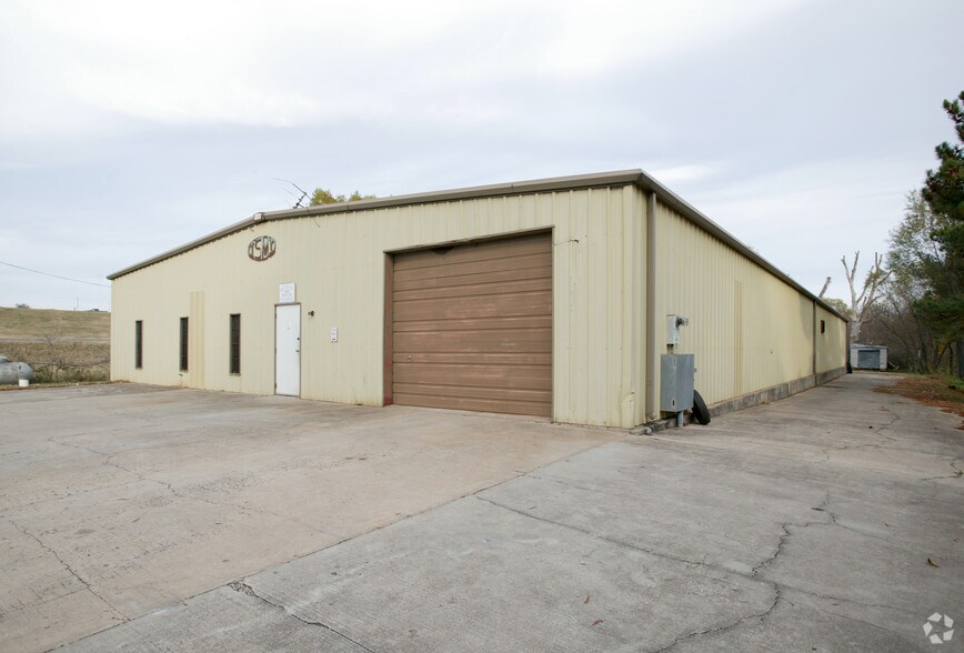 More Photos Of 5220 S Anderson Rd, Oklahoma City Manufacturing For Lease