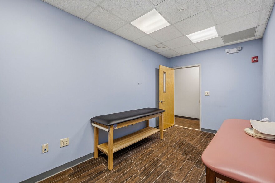 More Photos Of 4519 Military Rd, Niagara Falls Medical For Lease