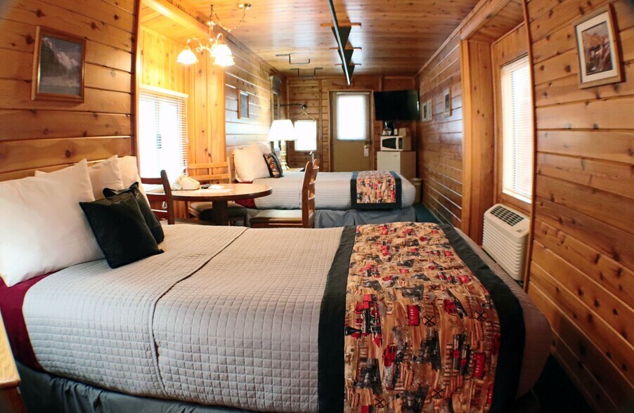 More Photos Of 100 Railroad Park Rd, Dunsmuir Hotel For Sale