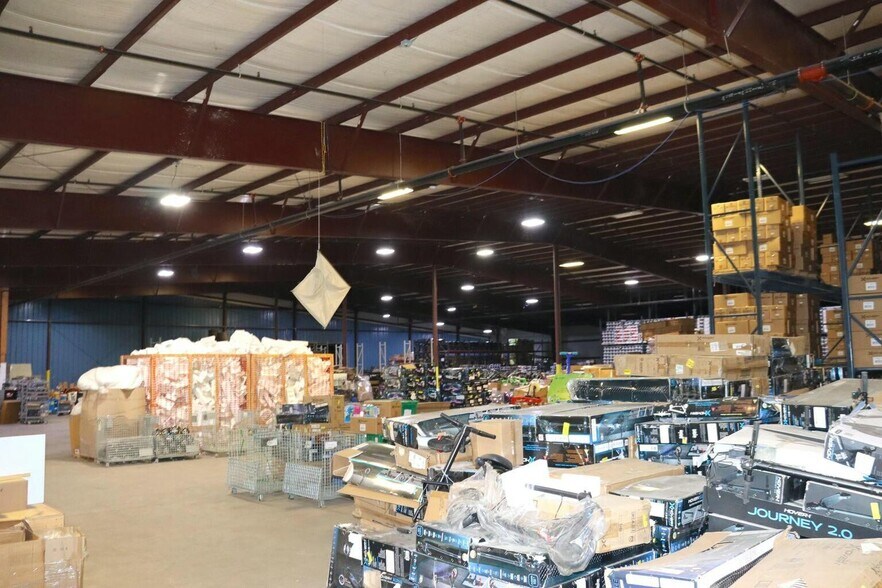 More Photos Of 1301 Industrial Park Rd, Mountain Grove Warehouse For Sale