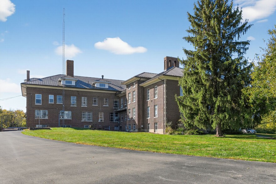 More Photos Of 1918 Mechanicsburg Rd, Springfield Rehabilitation Center For Sale