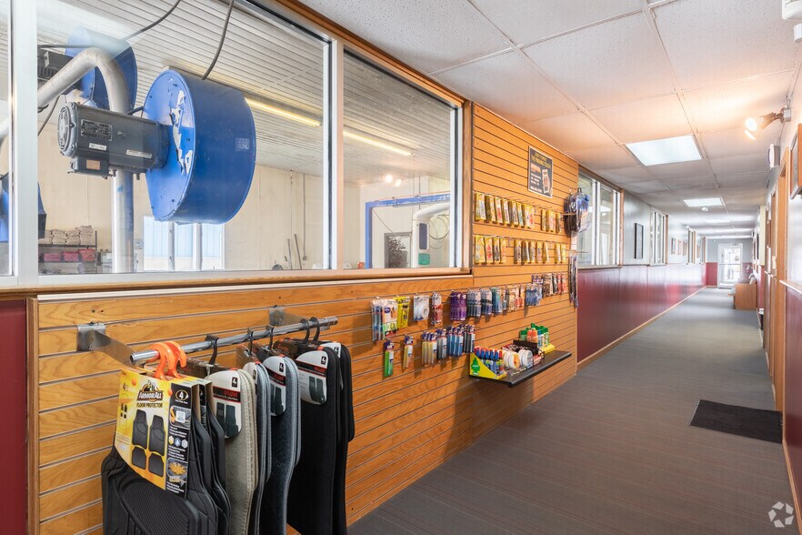 More Photos Of 2101 E Home Rd, Springfield Freestanding For Sale