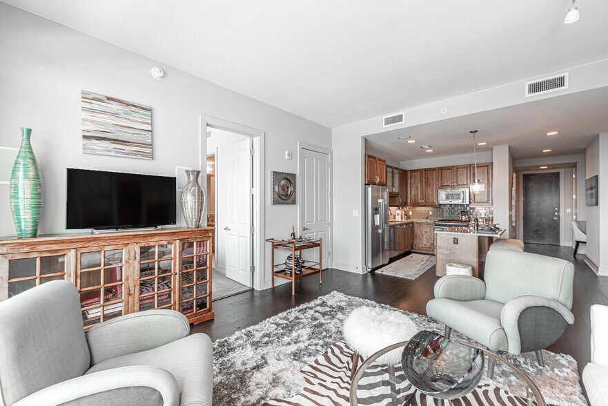 More Photos Of 2929 Weslayan St, Houston Apartments For Lease