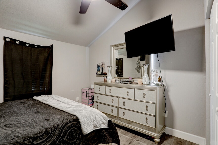 More Photos Of 2322 Central St, Dickinson Apartments For Sale