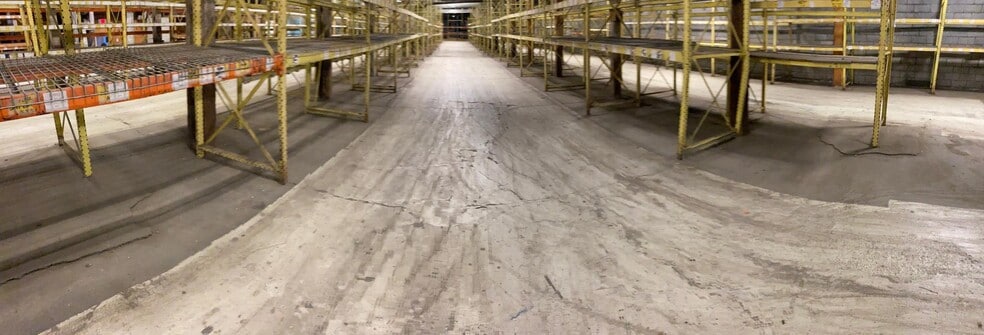 More Photos Of 111-135 Paine St, Troy Distribution For Sale