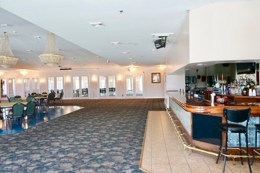 More Photos Of 746 Route 23B, Catskill Restaurant For Sale