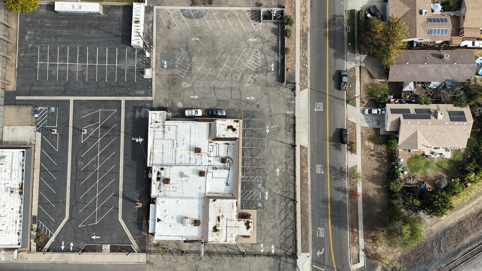 More Photos Of 2814 N Maroa Ave, Fresno General Retail For Sale
