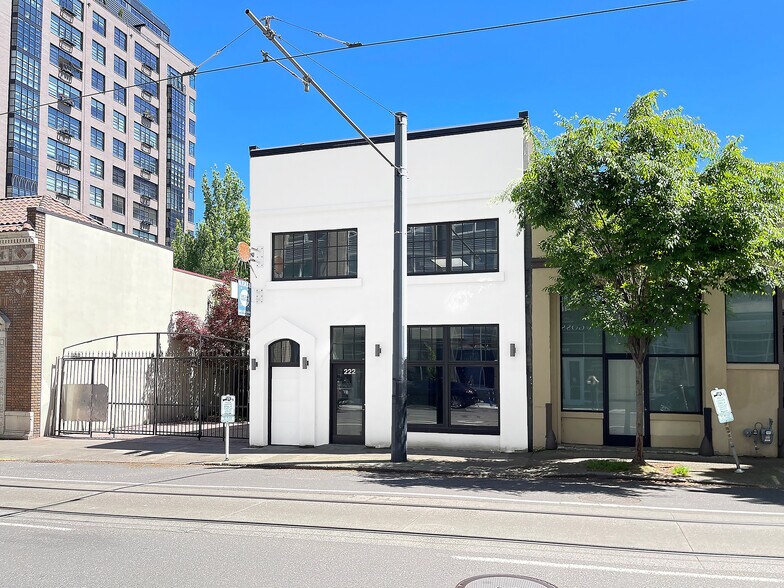 Primary Photo Of 222-224 NW 10th Ave, Portland Storefront Retail Office For Sale
