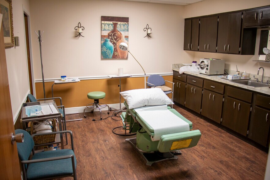 More Photos Of 2215 Nebraska Ave, Fort Pierce Medical For Lease