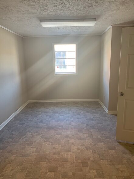 More Photos Of 115 Augusta St, McCormick Office For Lease