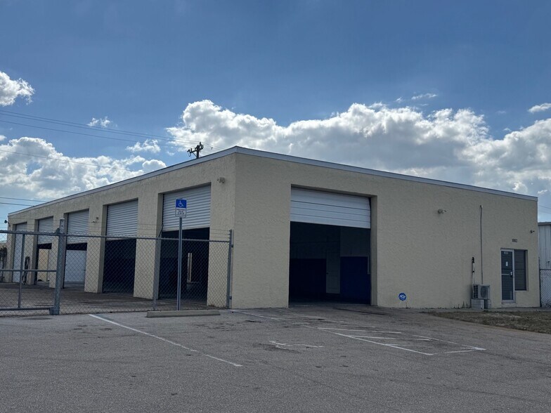 Primary Photo Of 1002 SE 9th St, Cape Coral Service For Lease
