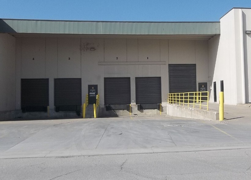 More Photos Of 3001 S Madison, Wichita Warehouse For Lease