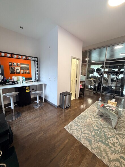 More Photos Of 30-69 Steinway St, Astoria Storefront Retail Office For Lease