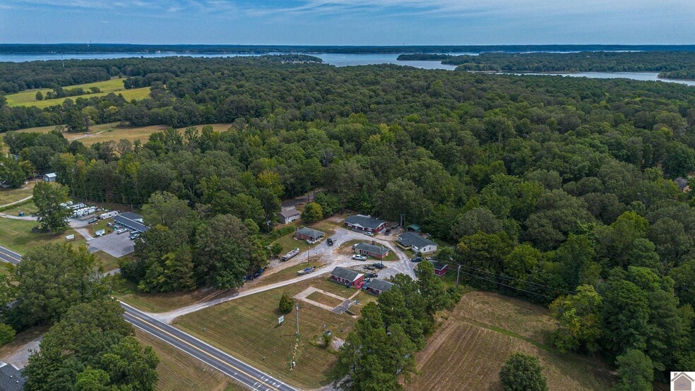 Primary Photo Of 6708 US Highway 641 N, Gilbertsville Apartments For Sale