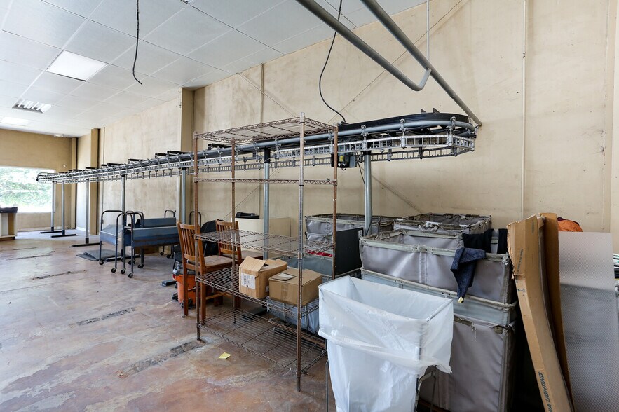 More Photos Of 9262 Culebra Rd, San Antonio Storefront Retail Office For Sale