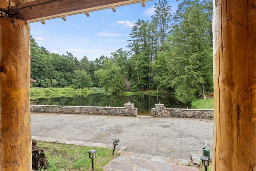 More Photos Of 746 Howe Rd, Lake Luzerne Hotel For Sale