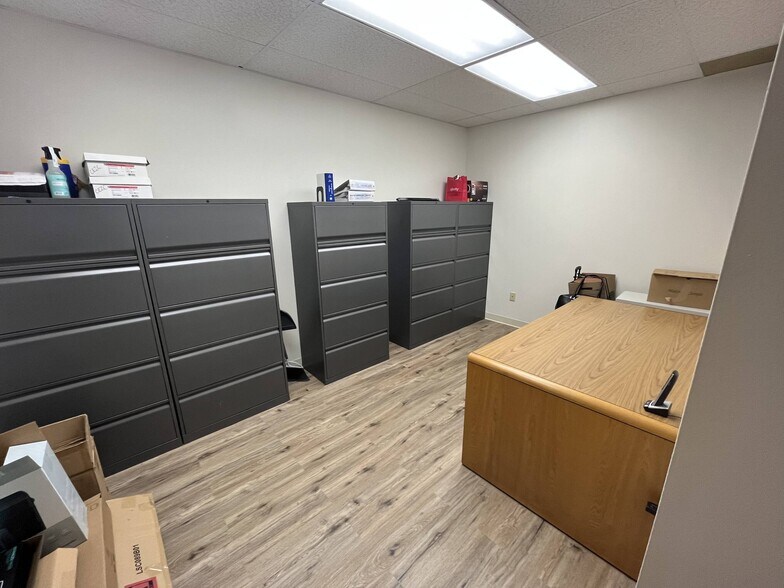 More Photos Of 1301 W Forest Grove Rd, Vineland Flex For Lease