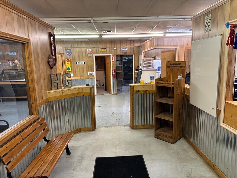 More Photos Of 806 E Gravis St, San Diego Freestanding For Sale