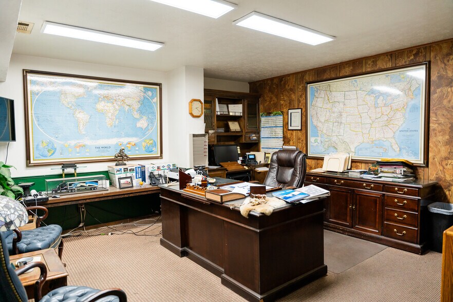 More Photos Of 1630 N Interstate 35 E, Lancaster Flex For Sale