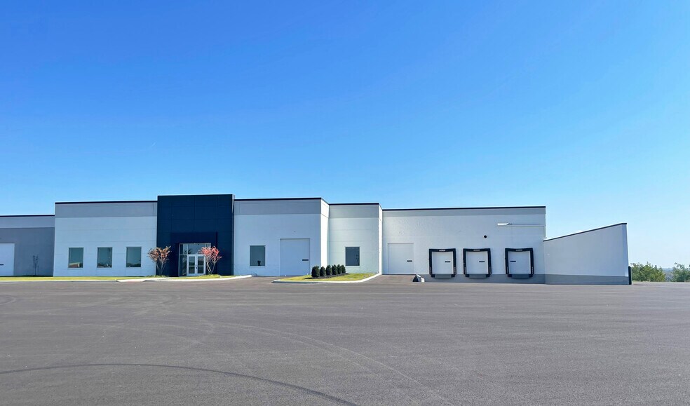 More Photos Of 5638 Transportation Blvd, Garfield Heights Warehouse For Lease
