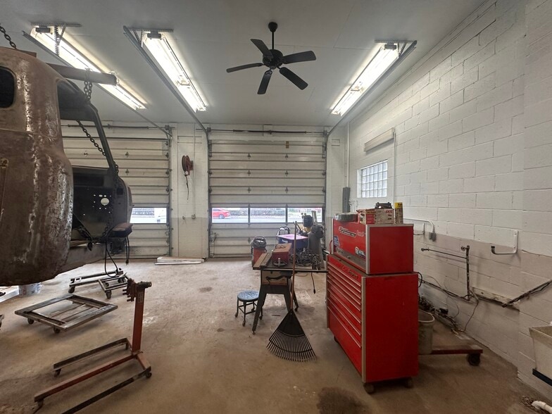 More Photos Of 1235 Evergreen Rd, Pittsburgh Auto Repair For Sale