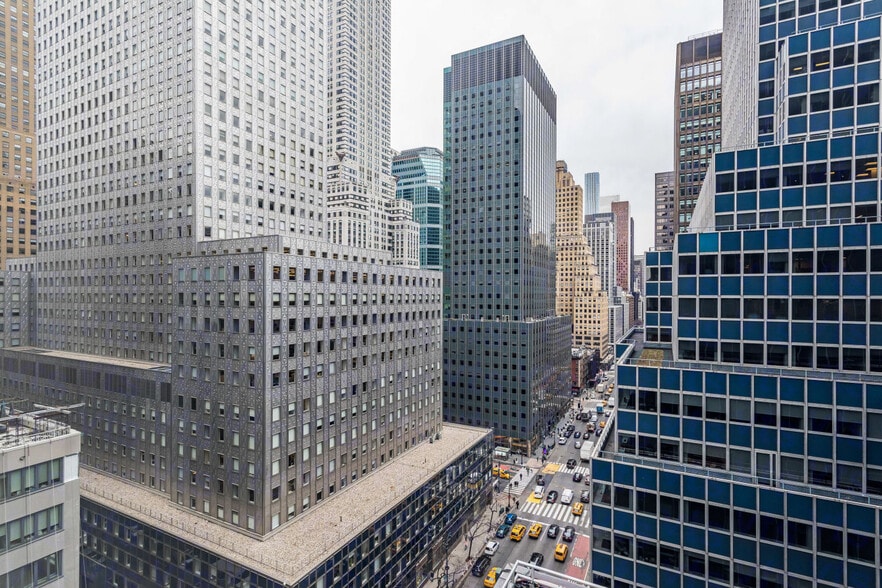 More Photos Of 633 Third Ave, New York Office For Sale