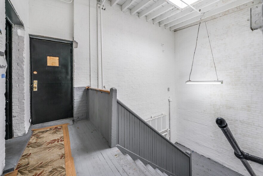 More Photos Of 560 55th St, West New York Manufacturing For Sale