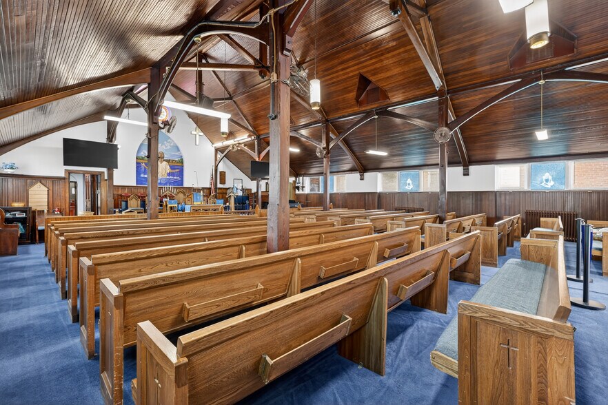 More Photos Of 653 11th St NE, Washington Religious Facility For Sale