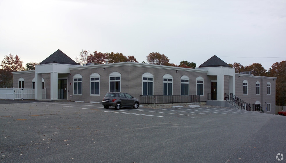 More Photos Of 735 Attucks Ln, Hyannis Medical For Sale